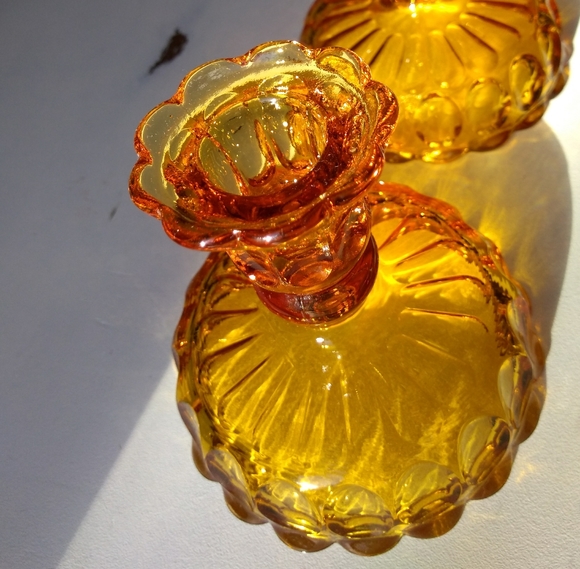 2-in-1 Candle Stick Holders Reversible Saucer Set - Picture 4 of 16